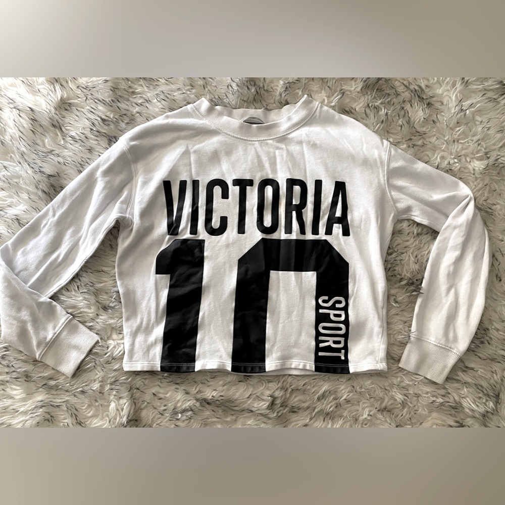 Victoria’s Secret Cropped Sweater
